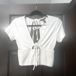 FOREVER 21 SHORT SLEEVE CROP TOP, SIZE MEDIUM, WHITE